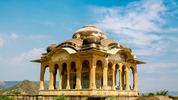 Why People Believe Bhangarh Is Haunted